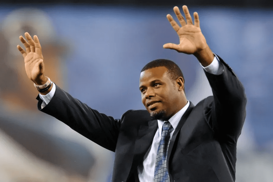 ken-griffey-jr-inducted-into-the-seattle-mariners-hall-of-fame